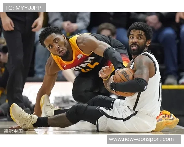 多诺万米切尔半场表现低迷9投仅3中三分球命中率不佳仅得9分4助