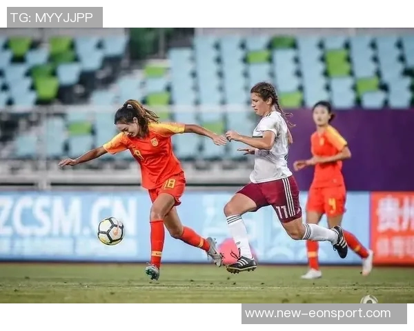 周欣怡精彩点射助力女足U17半场前2-0领先挪威U17女足
